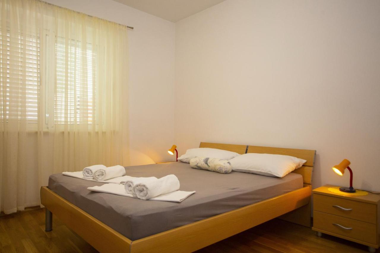 Apartments With A Parking Space Podgora, Makarska - 12816 Exterior foto