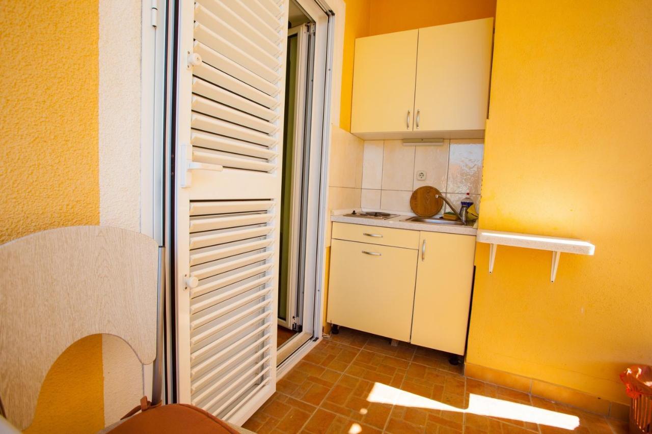 Apartments With A Parking Space Podgora, Makarska - 12816 Exterior foto