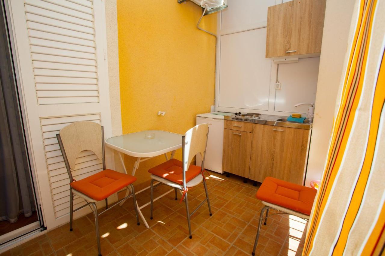 Apartments With A Parking Space Podgora, Makarska - 12816 Exterior foto